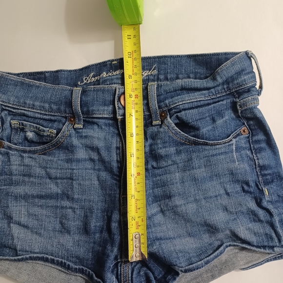 American Eagle Denim Shorts Size 2 Blue -Slightly Distressed -Stretch -AEO - Picture 7 of 12